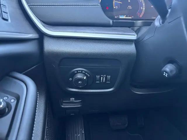 2025 Jeep Grand Cherokee L Limited 4x4