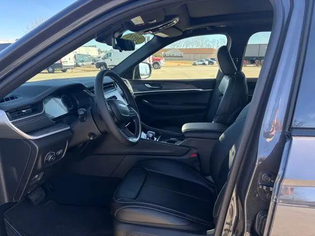 2025 Jeep Grand Cherokee L Limited 4x4