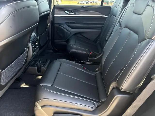 2025 Jeep Grand Cherokee L Limited 4x4