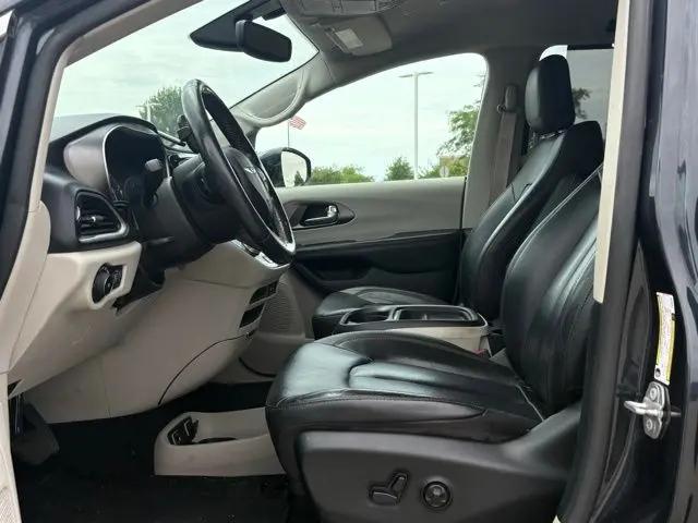 2020 Chrysler Pacifica Touring L
