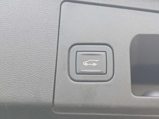 2025 Cadillac XT4 FWD Premium Luxury