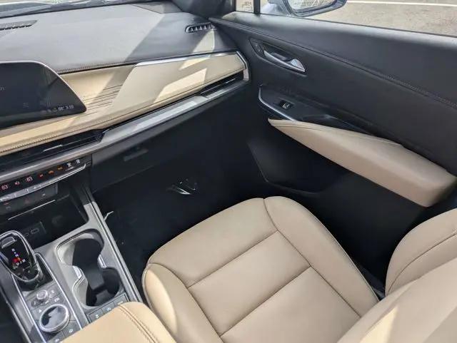 2025 Cadillac XT4 FWD Premium Luxury