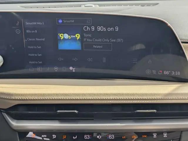 2025 Cadillac XT4 FWD Premium Luxury