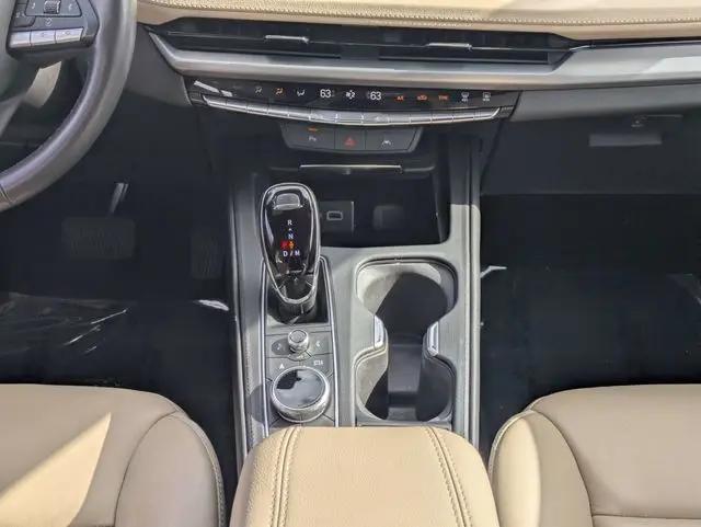 2025 Cadillac XT4 FWD Premium Luxury
