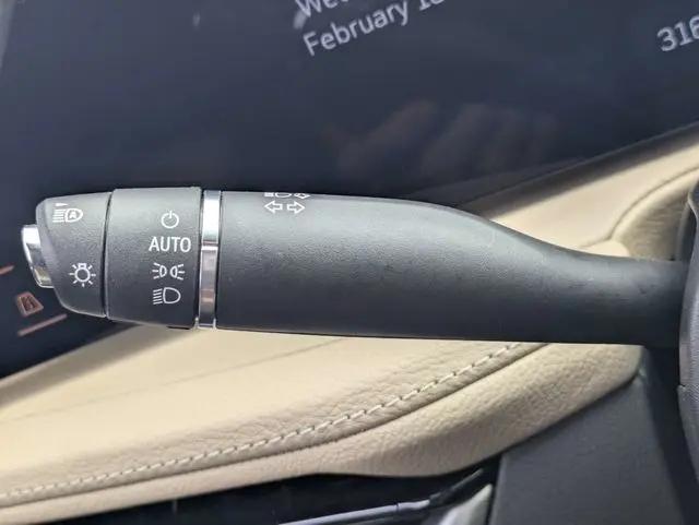 2025 Cadillac XT4 FWD Premium Luxury