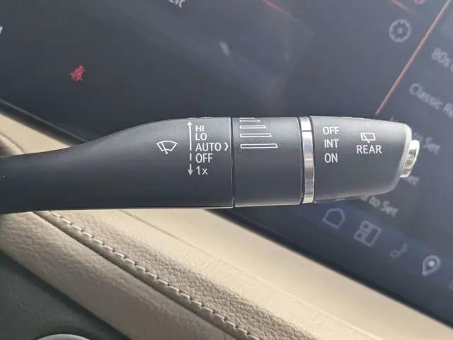 2025 Cadillac XT4 FWD Premium Luxury