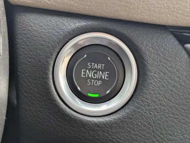 2025 Cadillac XT4 FWD Premium Luxury