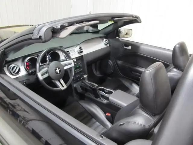 2007 Ford Mustang GT Deluxe