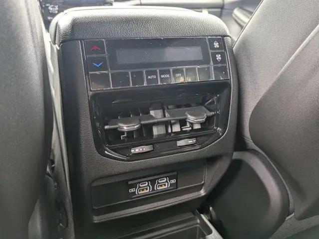 2026 Jeep Grand Cherokee L Laredo 4x2
