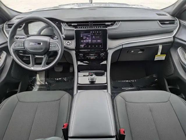 2026 Jeep Grand Cherokee L Laredo 4x2
