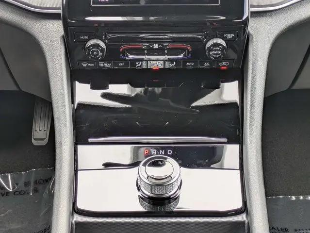 2026 Jeep Grand Cherokee L Laredo 4x2
