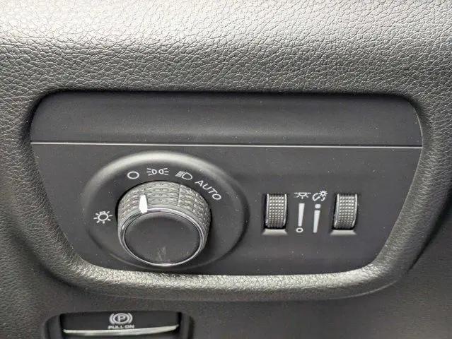 2026 Jeep Grand Cherokee L Laredo 4x2