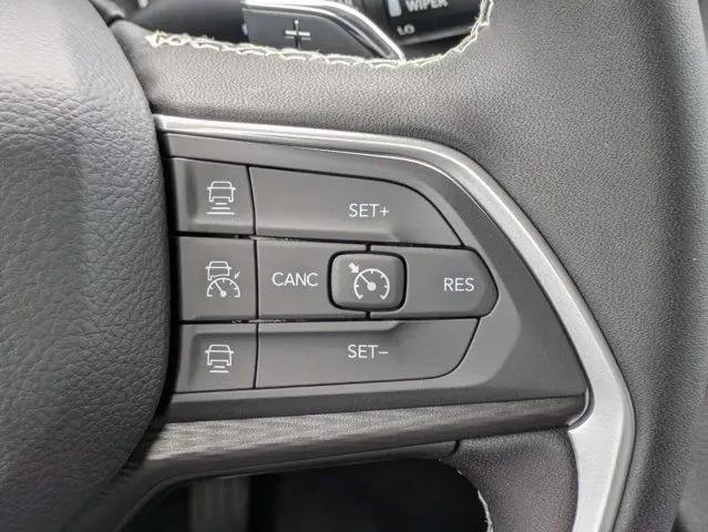 2026 Jeep Grand Cherokee L Laredo 4x2