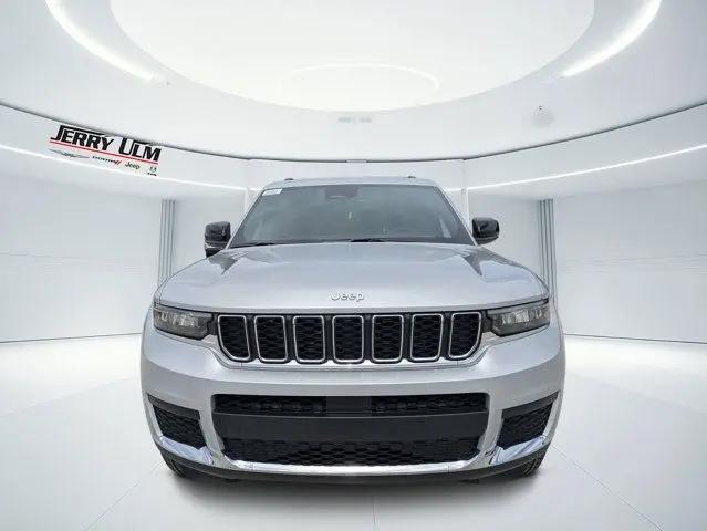 2026 Jeep Grand Cherokee L Laredo 4x2