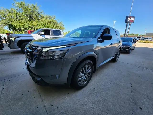2025 Nissan Pathfinder S FWD