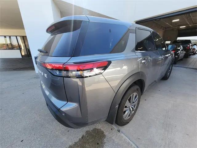 2025 Nissan Pathfinder S FWD