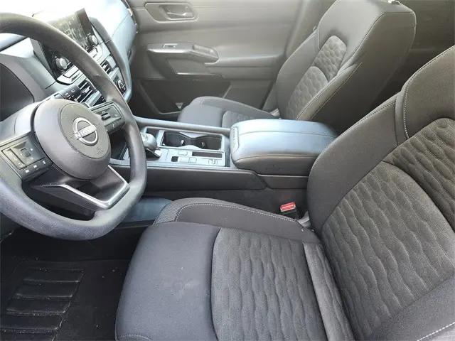 2025 Nissan Pathfinder S FWD