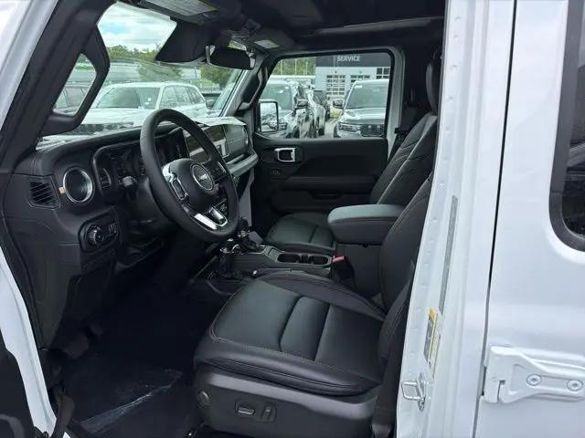 2026 Jeep Wrangler 4-Door Sahara 4x4