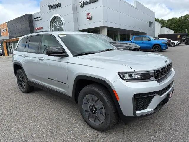 2026 Jeep Grand Cherokee Altitude 4x4 for sale in Johnston, RI