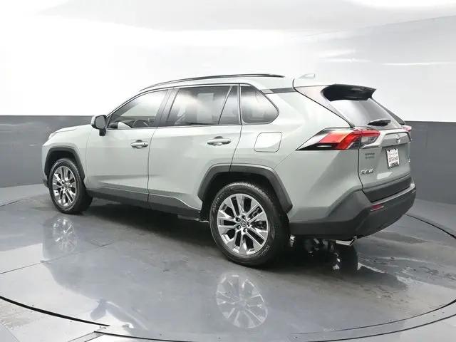 2020 Toyota RAV4 XLE Premium