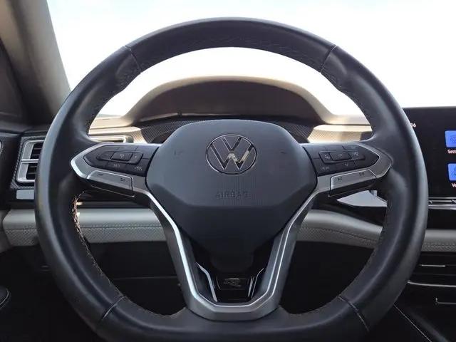 2024 Volkswagen Atlas Cross Sport 2.0T SEL Premium R-Line