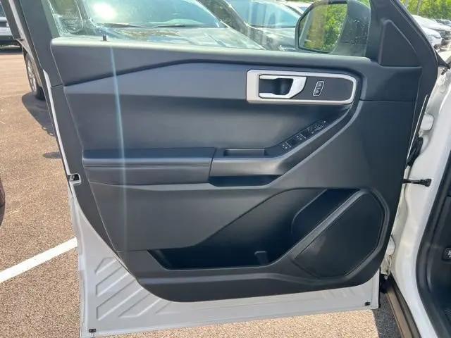2021 Ford Explorer Base