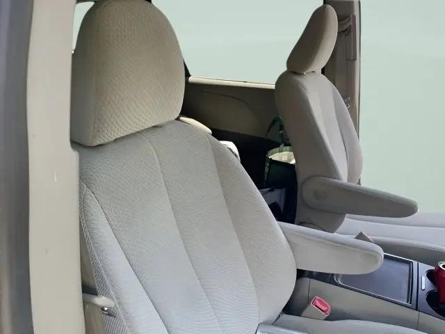 2014 Toyota Sienna LE V6 7 Passenger Mobility