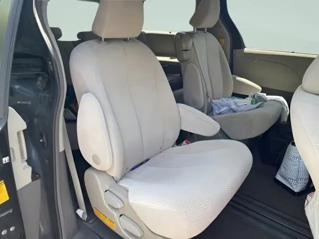 2014 Toyota Sienna LE V6 7 Passenger Mobility
