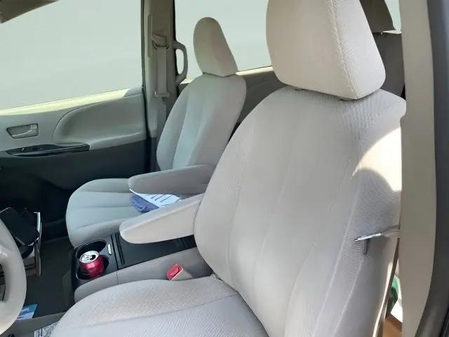 2014 Toyota Sienna LE V6 7 Passenger Mobility