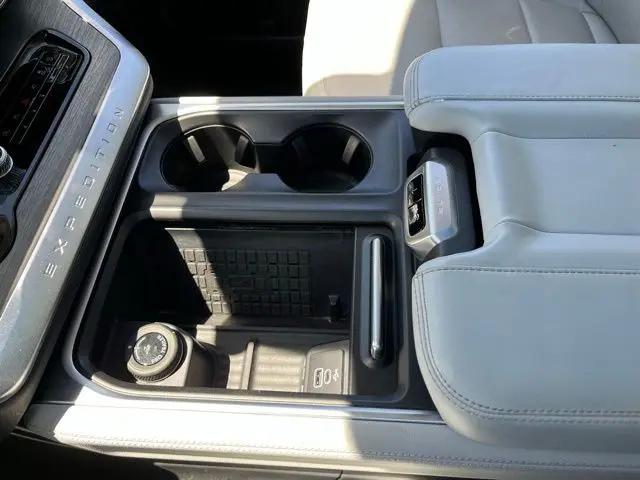 2025 Ford Expedition Platinum MAX