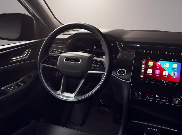 2026 Jeep Grand Cherokee Laredo 4x2