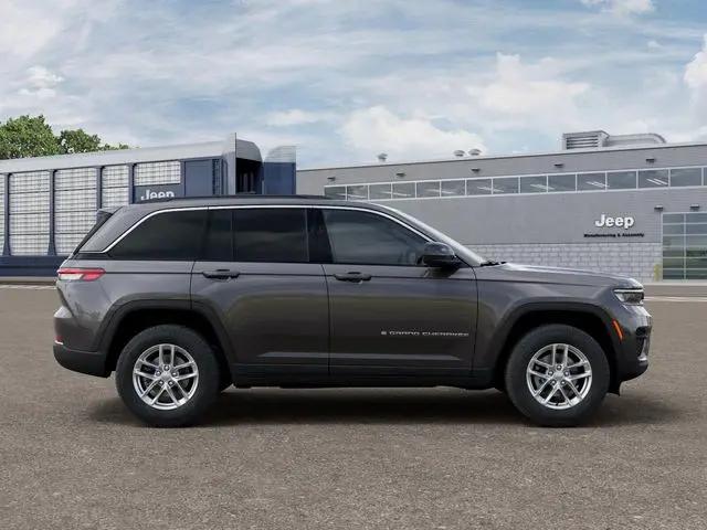 2026 Jeep Grand Cherokee Laredo 4x2