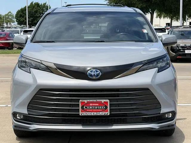 2024 Toyota Sienna Woodland Edition