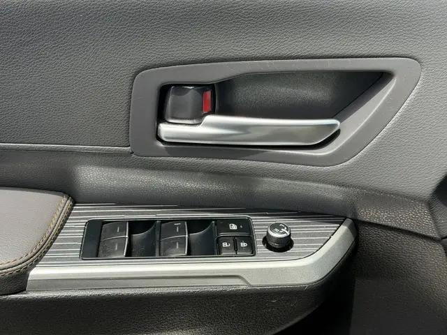 2024 Toyota Sienna Woodland Edition