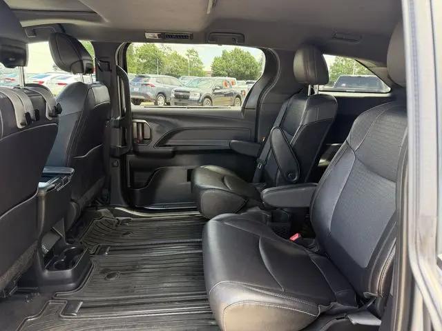 2024 Toyota Sienna Woodland Edition