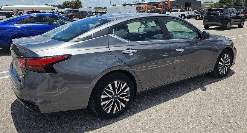 2025 Nissan Altima SV FWD
