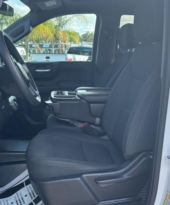 2022 Chevrolet Silverado 1500 4WD Crew Cab Short Bed WT