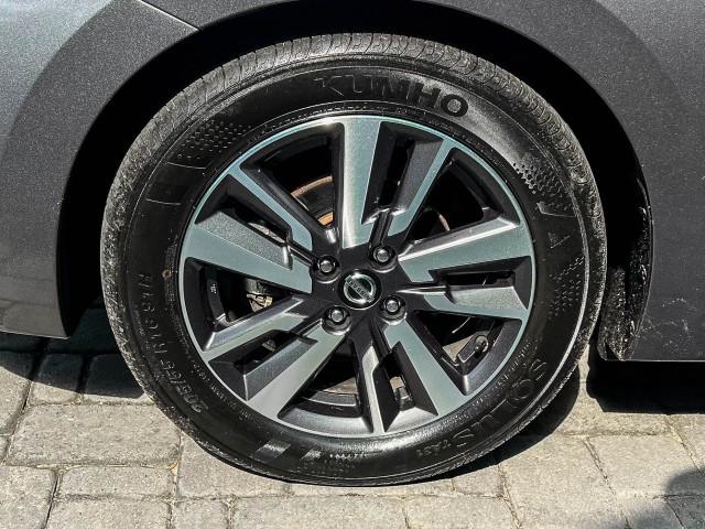 2021 Nissan Versa SV Xtronic CVT