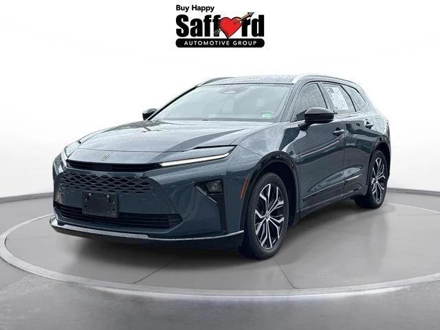 2025 Toyota Crown Signia XLE