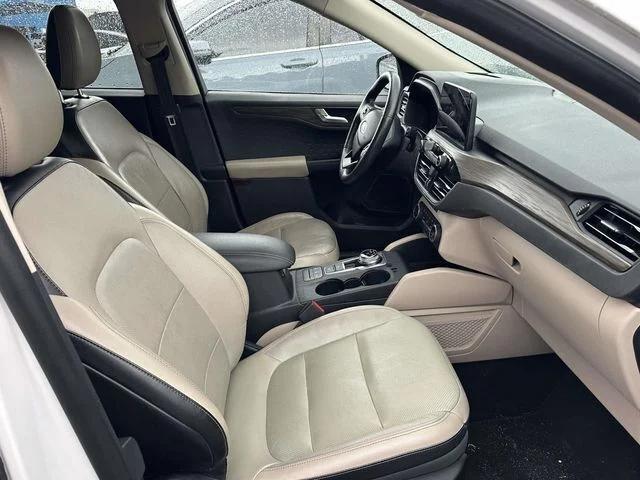 2020 Ford Escape Hybrid Titanium