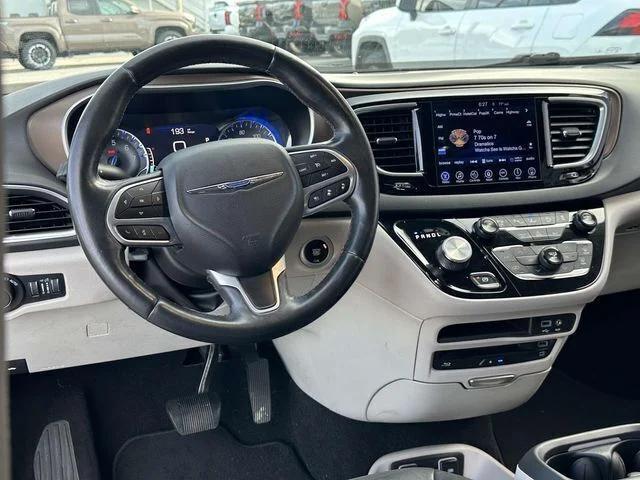 2017 Chrysler Pacifica Touring-L Plus