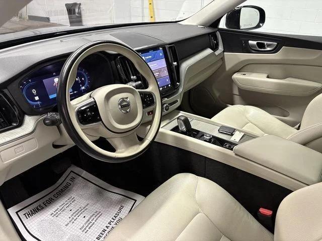 2024 Volvo XC60 B5 Plus Dark Theme 2024 Volvo XC60 B5 Plus Dark Theme