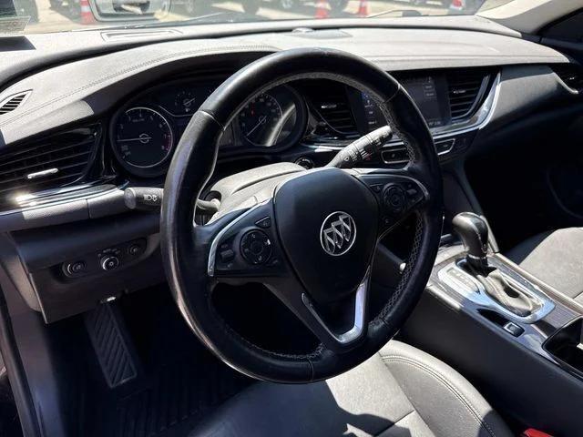 2019 Buick Regal TourX AWD Essence