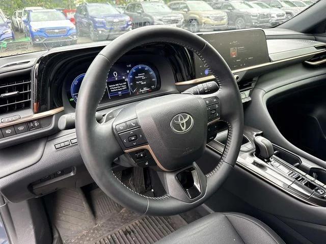 2025 Toyota Crown Signia XLE