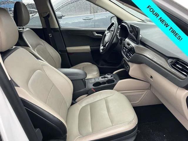 2020 Ford Escape Titanium Hybrid 2020 Ford Escape Titanium Hybrid