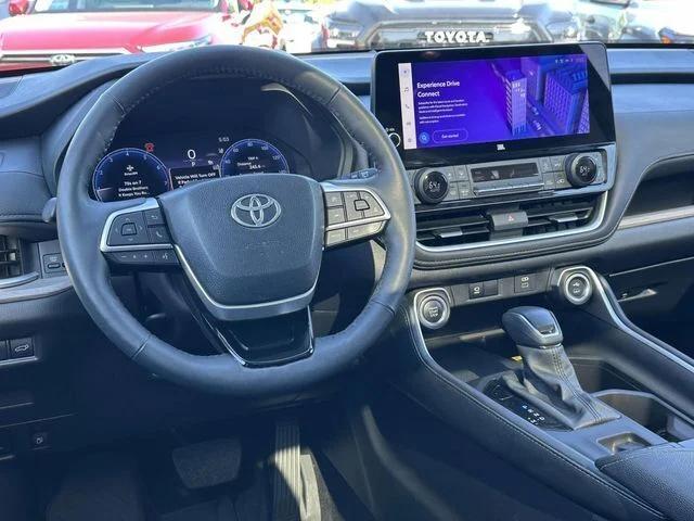 2024 Toyota Grand Highlander Platinum 2024 Toyota Grand Highlander Platinum
