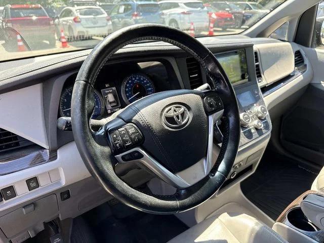 2015 Toyota Sienna XLE