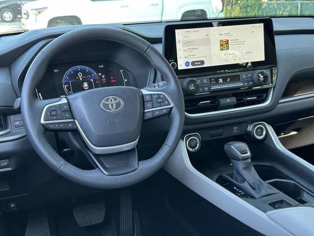 2025 Toyota Grand Highlander XLE