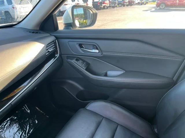 2024 Nissan Rogue SL FWD