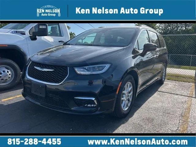 2022 Chrysler Pacifica Touring L for sale in Dixon, IL